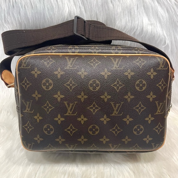 Authenticated Louis Vuitton Reporter PM Messenger Crossbody Shoulder Travel Bag - Picture 5 of 15